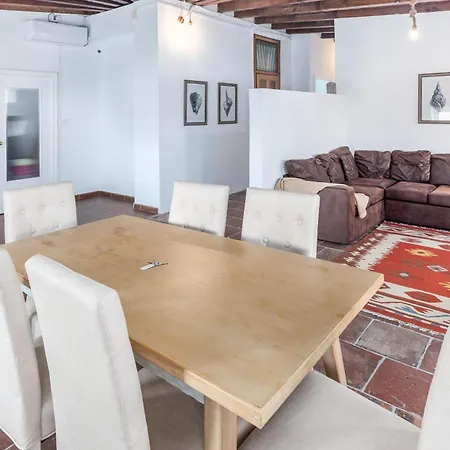 Travel Habitat Port Valencia. * Valencia