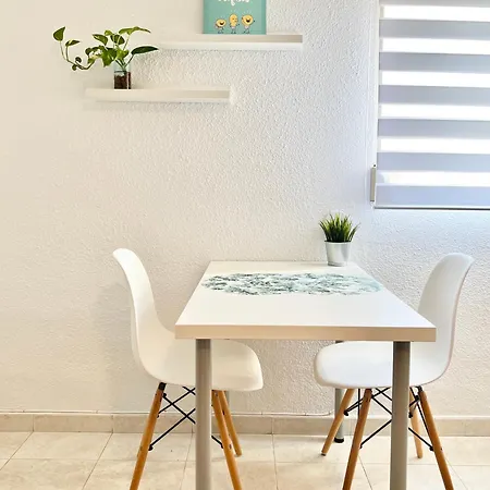 Homestay Residencial Private Room, Comfy&quiet Well Located - Center And *
