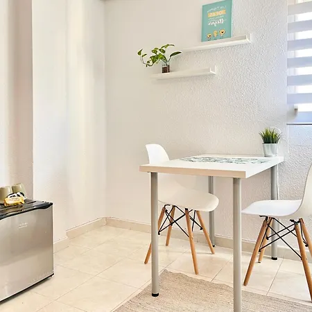 Homestay Residencial Private Room, Comfy&quiet Well Located - Center And Valencia