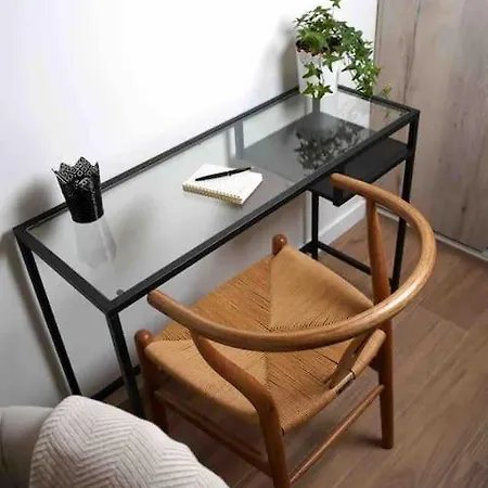 Chic Avec Terrasse, Lumineux Et Calme 2 公寓