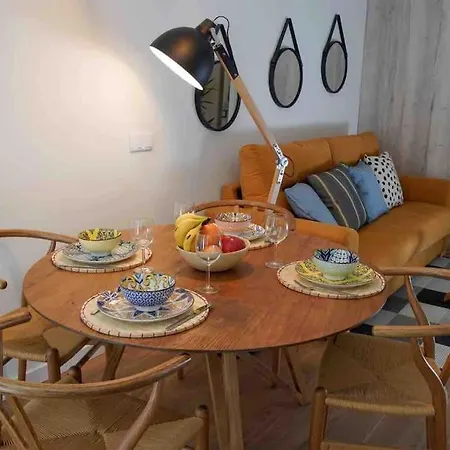 Chic Avec Terrasse, Lumineux Et Calme 1 Apartamento