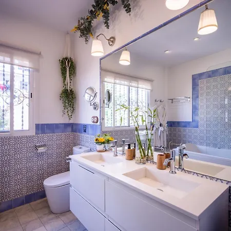 招待所 Portrait Boutique