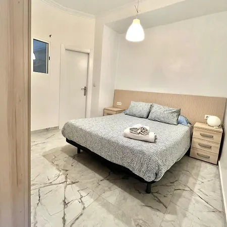 Luminoso Cerca De La Playa Y Puerto Apartment