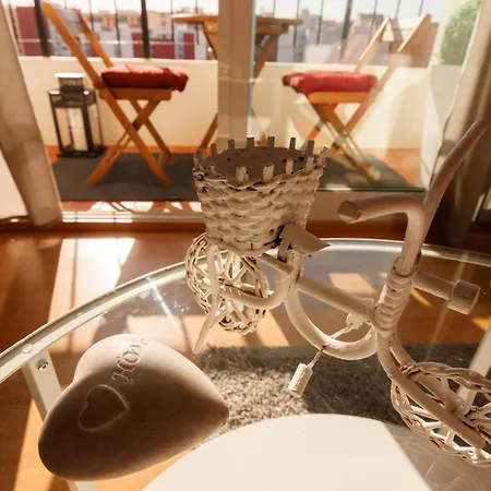 Luminoso. Comodo. Acogedor. Wifi. Junto A Ave