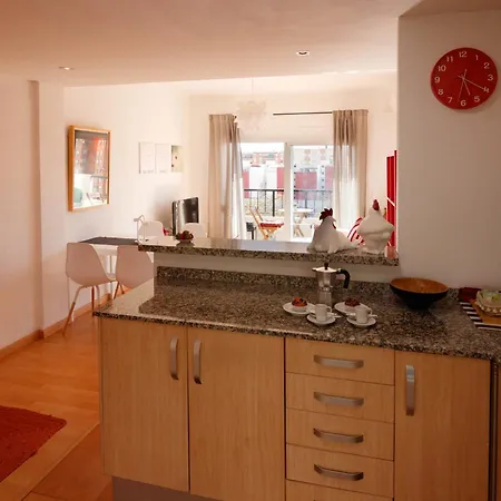 Luminoso. Comodo. Acogedor. Wifi. Junto A Ave Apartman Valencia