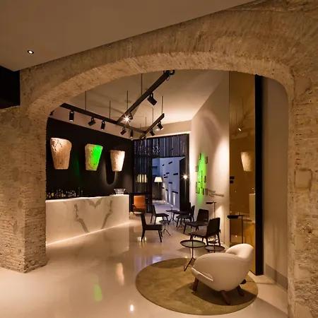 Otel Caro