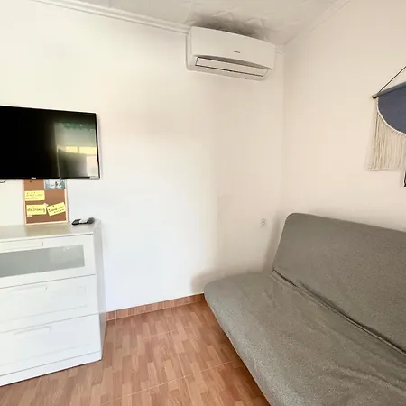 34 Δωμάτια σε οικογενειακή κατοικία *