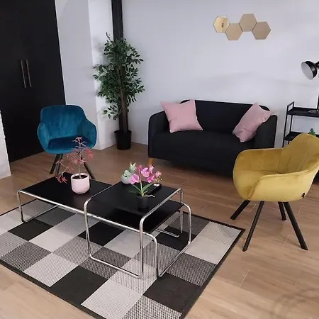 Daire Stylish Loft In Vibrant *