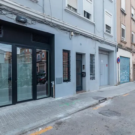 Con Piscina Y Terraza