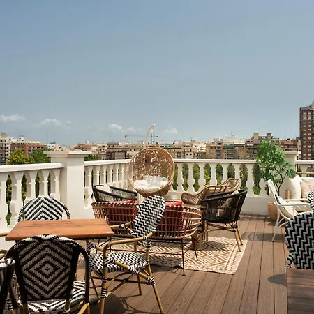 Blanq Carmen Hotel 3*