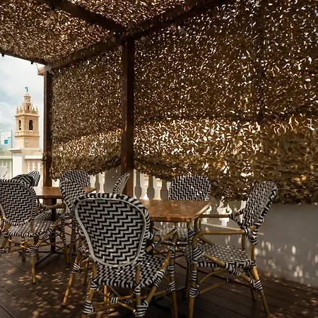 Blanq Carmen Hotel