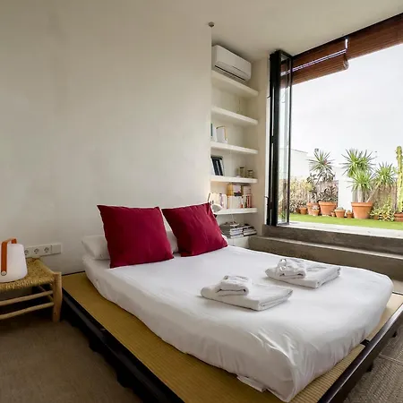 Serranos Apartment