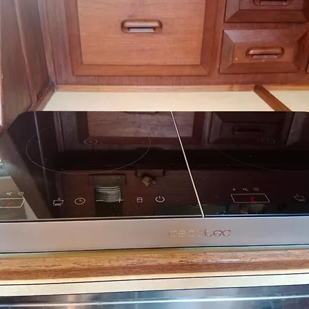 Botel Velero Whimsy *