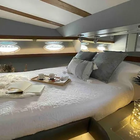 Barco Playa Hotel en barco Valencia