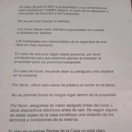 Botel Velero Whimsy *