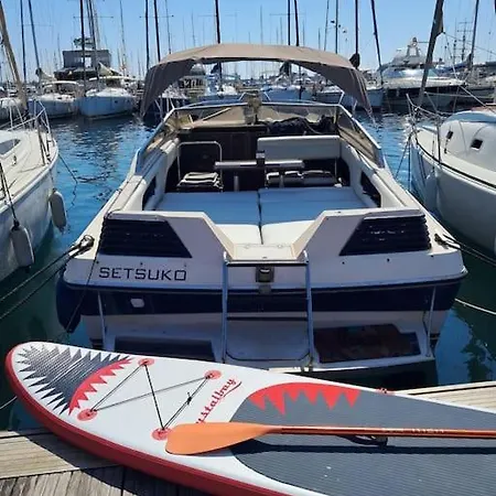 Exclusive Boat In Marina De Valencia, Ideal For Couples