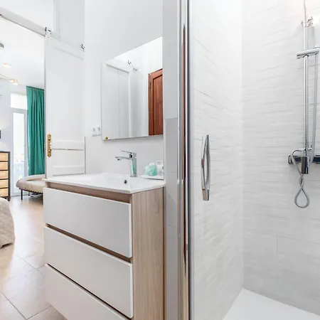 Travel Habitat Port Valencia. *