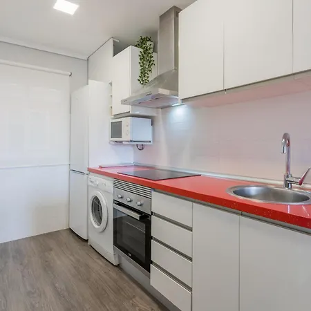 Junto Al Oceanografic