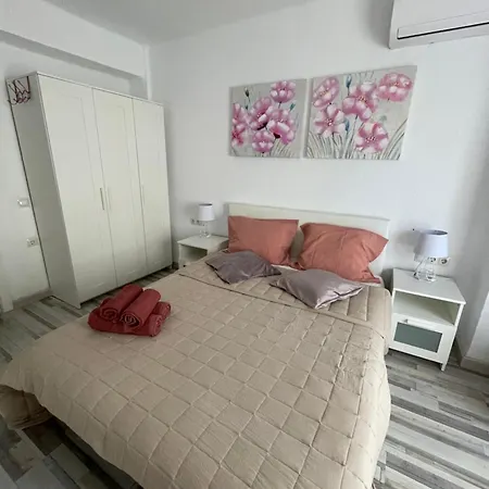 Piso Tranquilo Y Luminoso En Apartament *