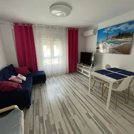 Piso Tranquilo Y Luminoso En *