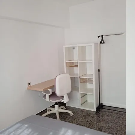 Y Suite. Upv, Uv Y Playa