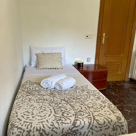 Δωμάτια σε οικογενειακή κατοικία Habitacion Cerca Del Centro De *