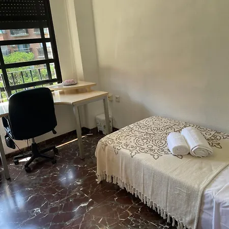 Habitacion Cerca Del Centro De Walencja