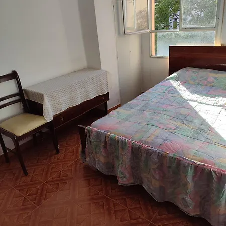 Grande Y Luminosa En Habitación en casa particular Valencia