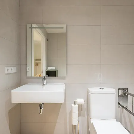 2 4 Pax, New Flat, Wifi Ac