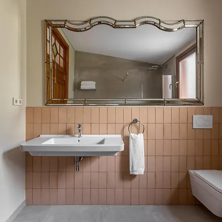 La Novieta Boutique - Adults Only