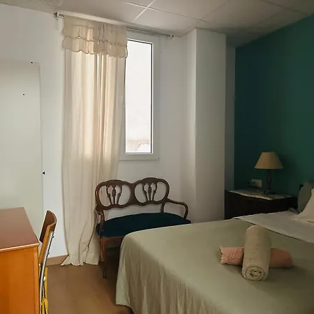 Mirador 1 Del Mercado - Con Bano Privado En El Centro De La Ciudad Vella Проживание в семье
