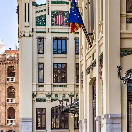 Petite Penthouse With The Sunniest Terrace In * Valencia