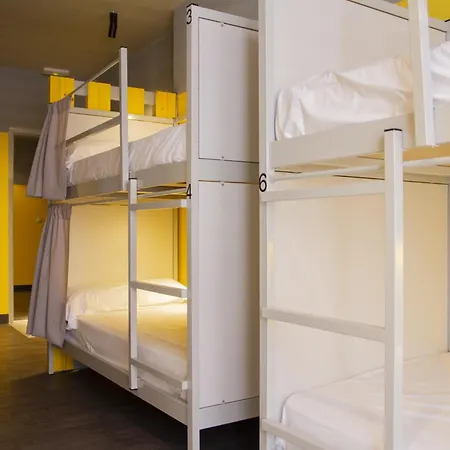 Room00 Hostel