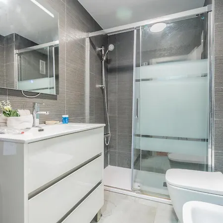 Familiar En Avenida Del Puerto * Valenza