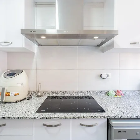 Familiar En Avenida Del Puerto Appartamento