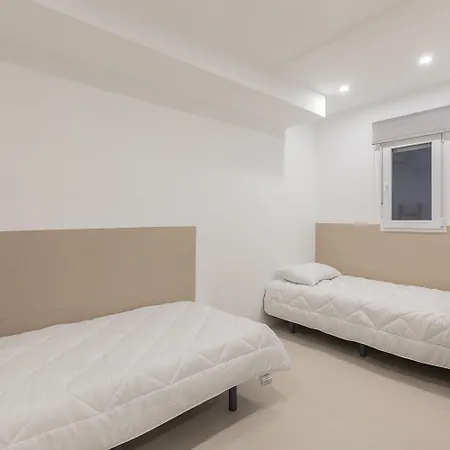 Amplio Cerca Centro Historico Y Turia 5pax 2 Bath Daire *