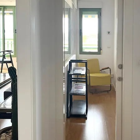 Stylish Well-connected Beachfront Flat Apartment Valencia