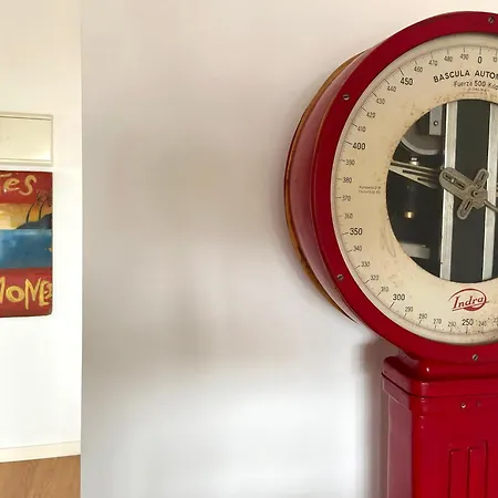 Apartment Stylish Well-connected Beachfront Flat *