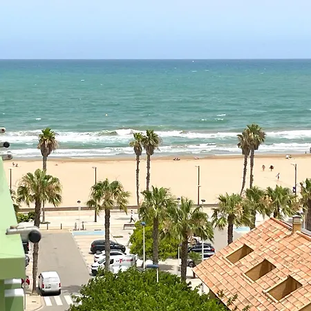 Stylish Well-connected Beachfront Flat Apartamento *