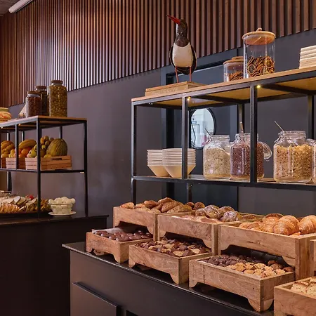 Malcom And Barret Valência