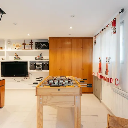 Chalet, Rodeada De Naturaleza Piscina A Doce Klm De Y 7 Del Aeropuerto 別荘 *