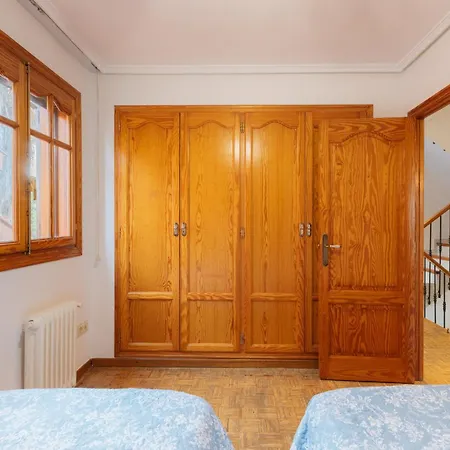 Chalet, Rodeada De Naturaleza Piscina A Doce Klm De Y 7 Del Aeropuerto 別荘 バレンシア