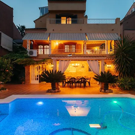 別荘 Chalet, Rodeada De Naturaleza Piscina A Doce Klm De Y 7 Del Aeropuerto *