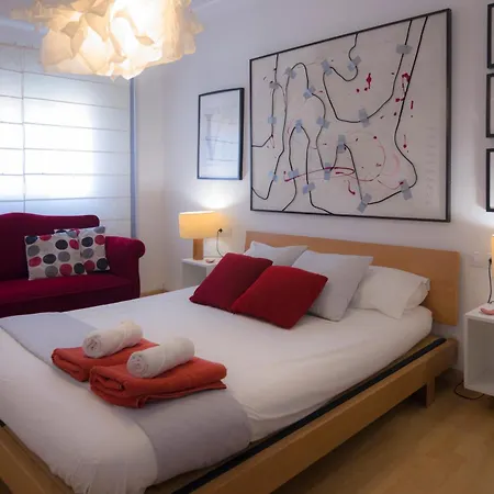 Apartman Luminoso. Comodo. Acogedor. Wifi. Junto A Ave