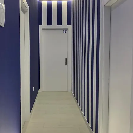 Mediterranean Flats Plaza Redonda *