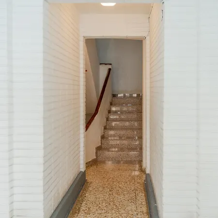 Nautico Junto A La Playa Malvarrosa *