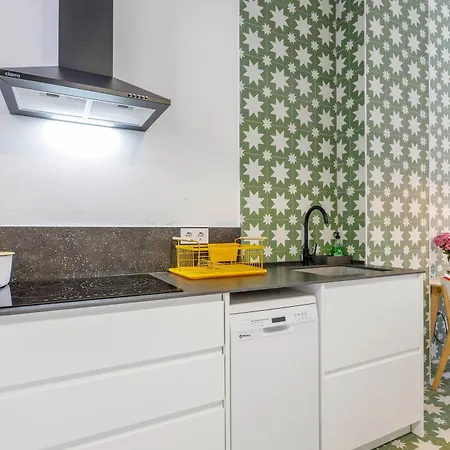 Artisan Haven: El Cabanyal Oasis Ferienhaus *