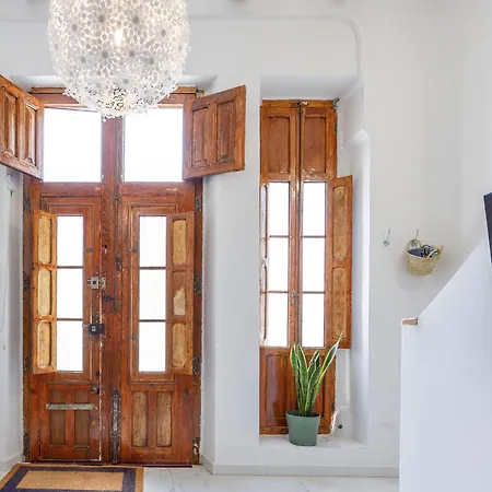 Artisan Haven: El Cabanyal Oasis * Valencia