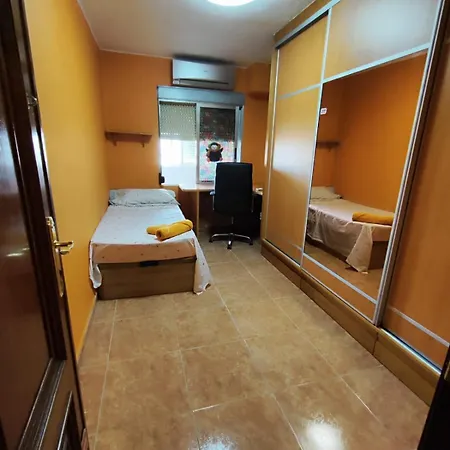 Avenida Del Puerto Private * Валенсия