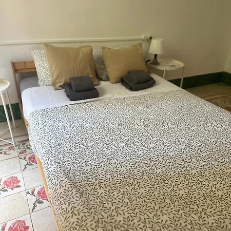 Con Bano Privado 1 Cama De Matrimonio * Valencia